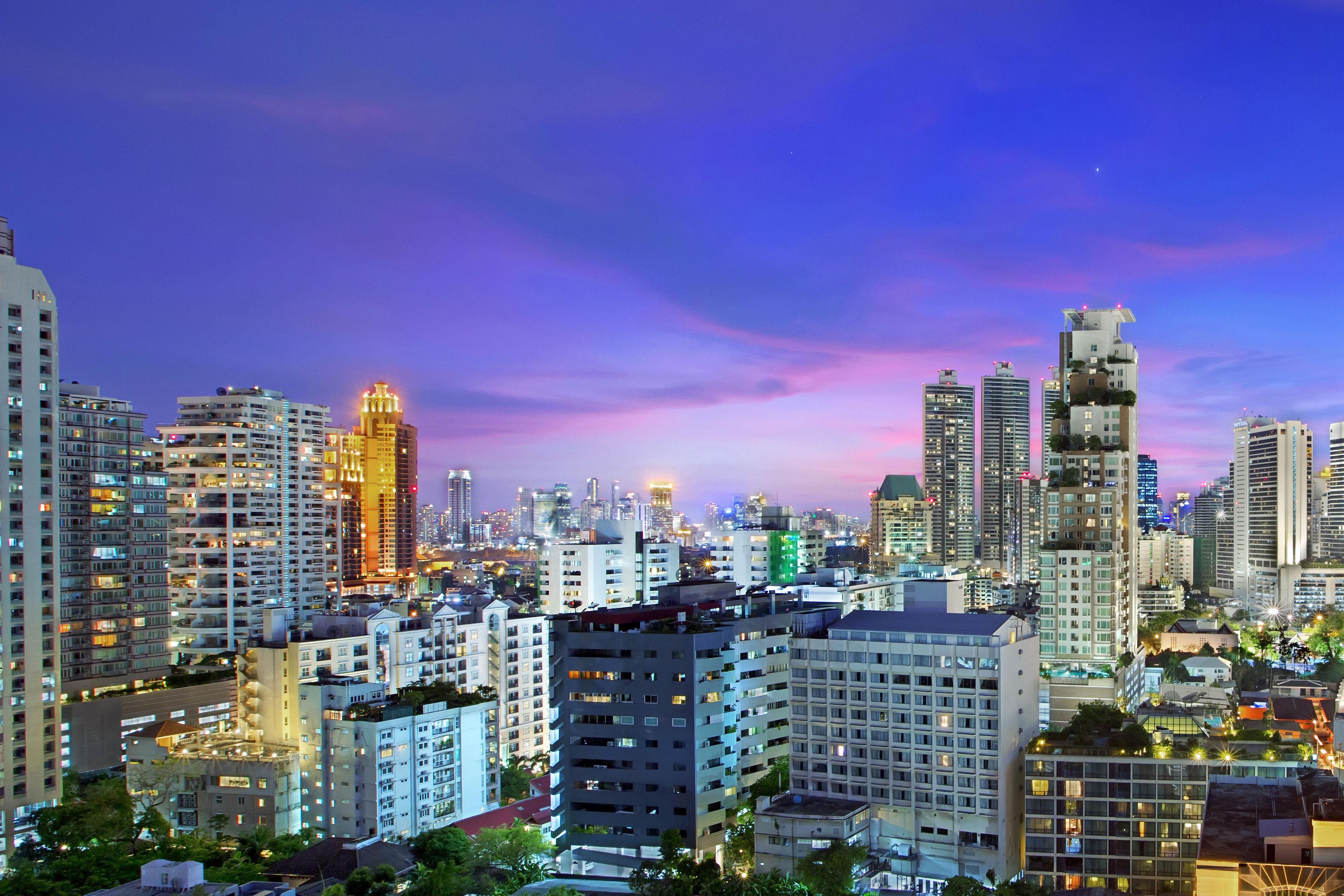 Hotel Doubletree By Hilton Sukhumvit Bangkok Exterior foto
